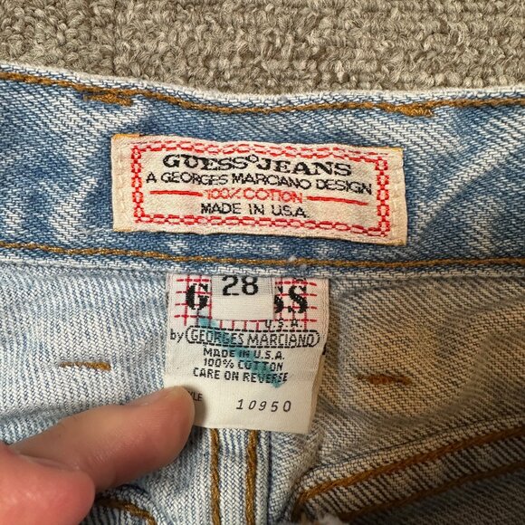 1990s Vintage Guess High Waisted Light Wash Jean Denim Shorts Bermuda Sz 28 - Picture 3 of 6